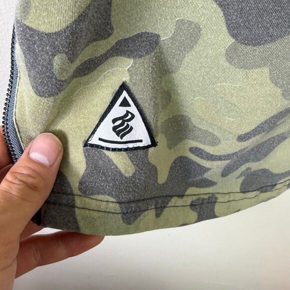 Rocawear Shirt Mens L Gray Camo Print Striped Side Zipper Y2K - Picture 4 of 7